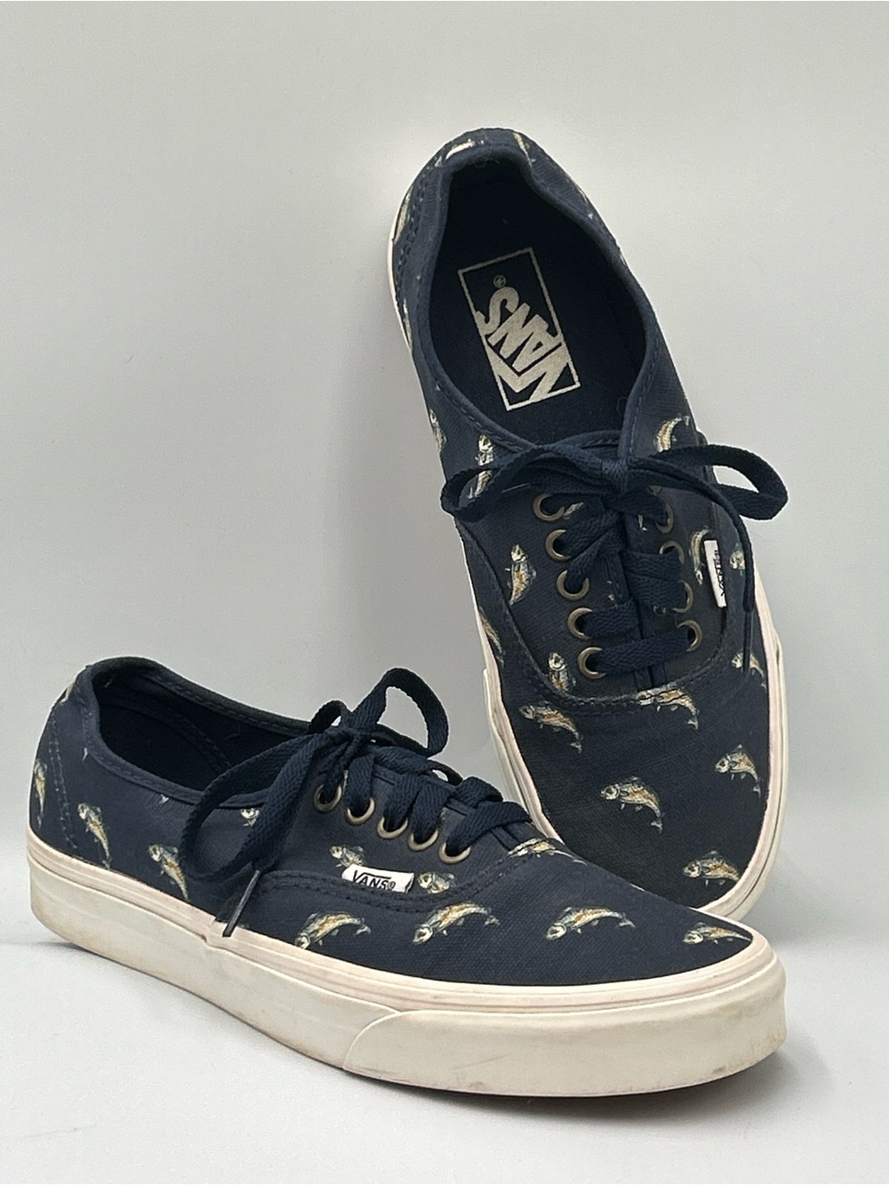 Vans Navy Canvas Sneakers with Fish Print Women’s 8.0 Men’s 6.5 Fishing